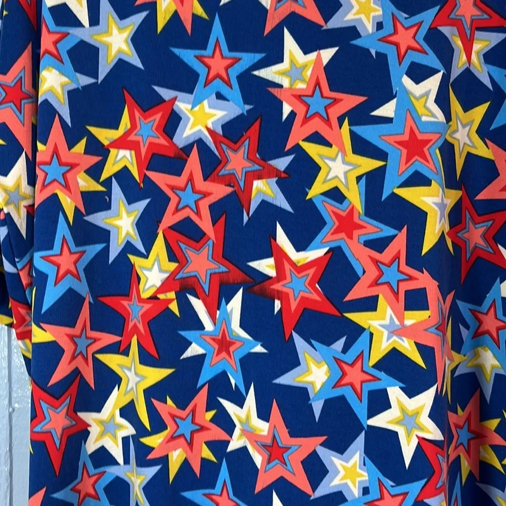 NWT Lularoe Irma - Picture 2 of 4